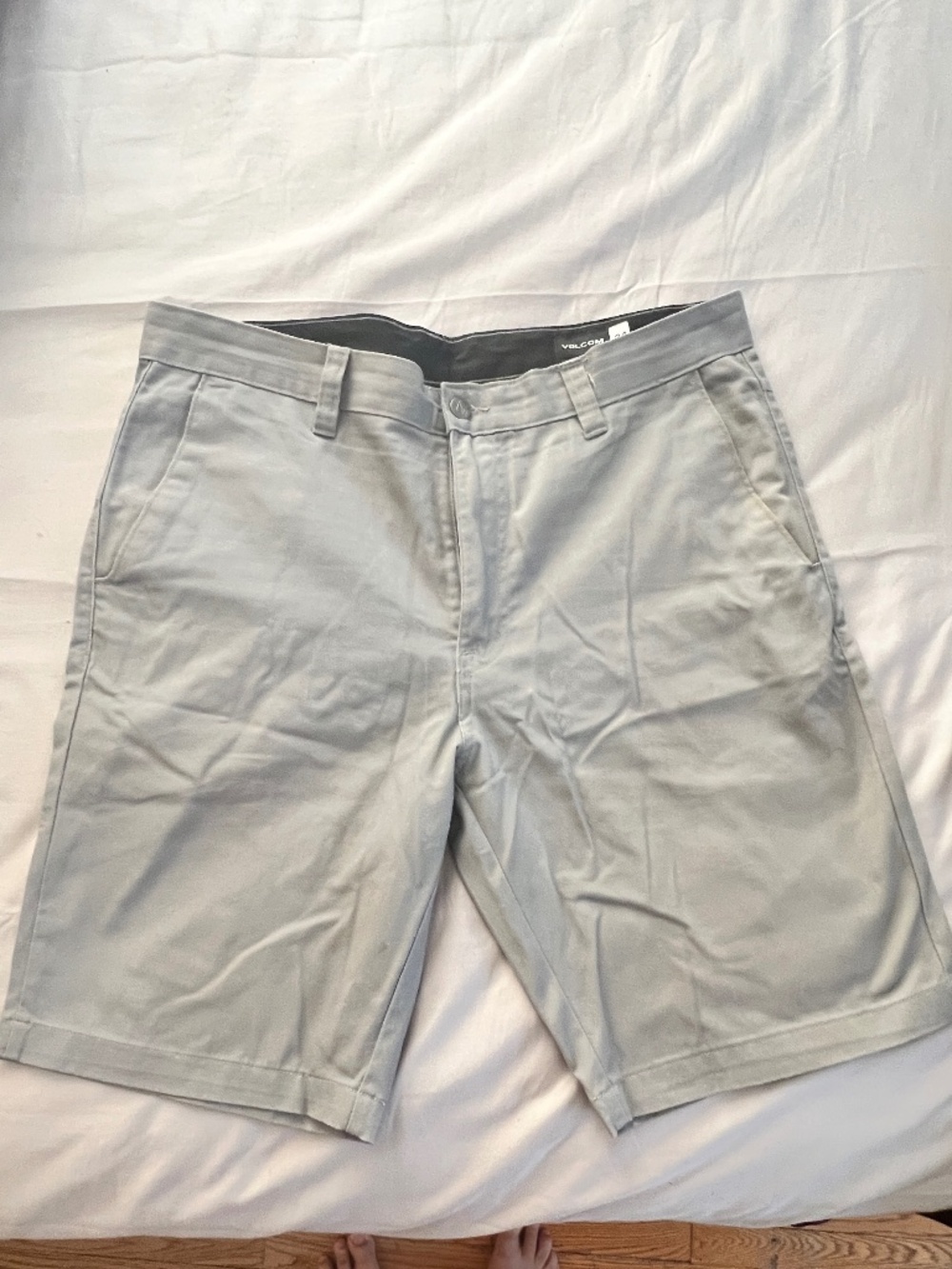 Volcom old school flat front shorts, 34, gunmetal